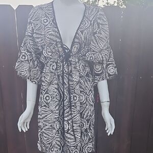 Banana Republic Black and White Floral Kimono